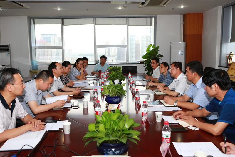 20160719省知識產(chǎn)權局局長巨拴科在陜藥集團調(diào)研.JPG